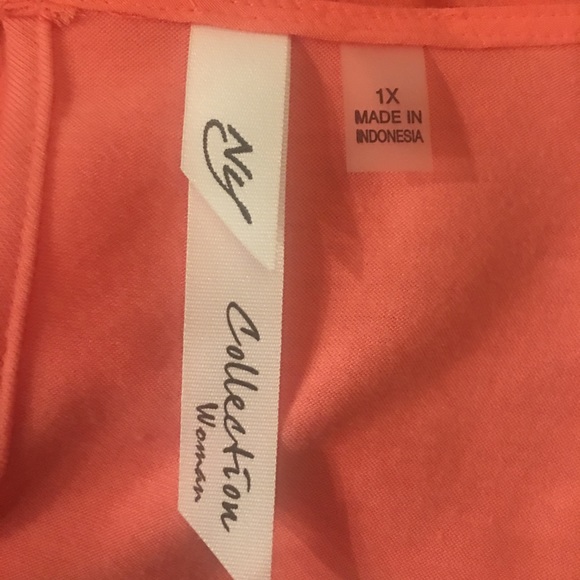 NY Collection Top w/ removable chain necklace EUC - Picture 3 of 4